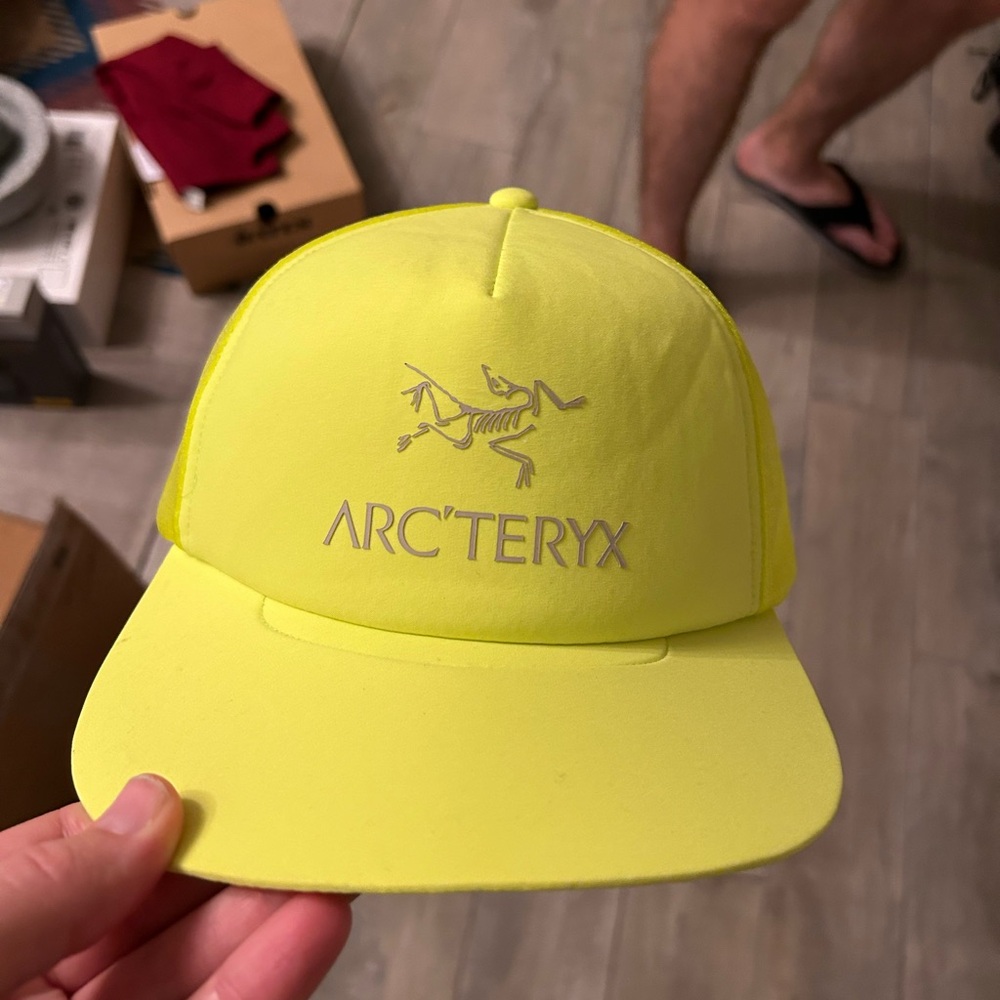 Arc’teryx trucker hat